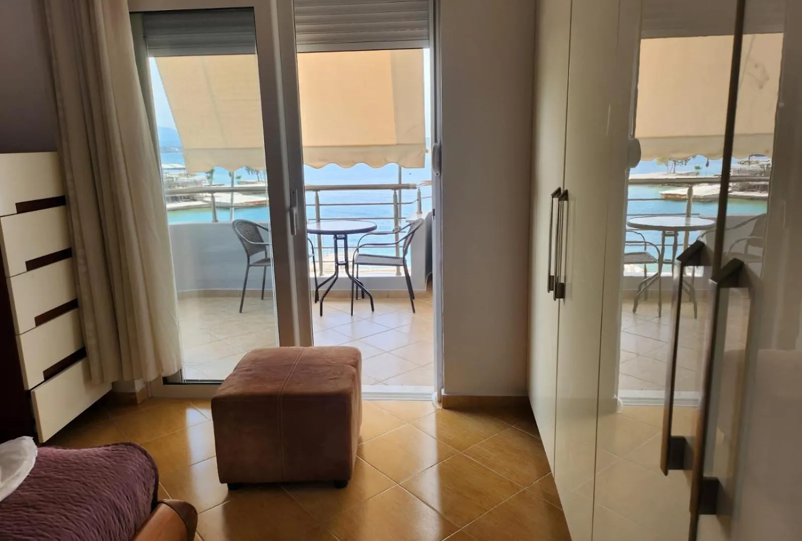 Chris Sea View Apartments Sarandë